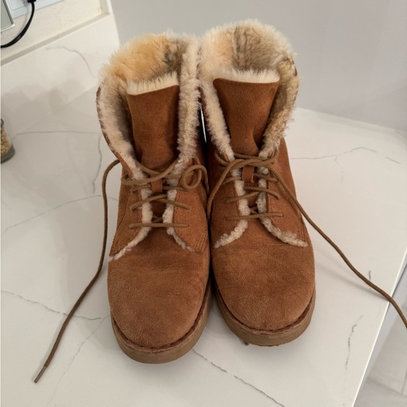 UGG Women's Quincy Boots Size 7 - Picture 4 of 13